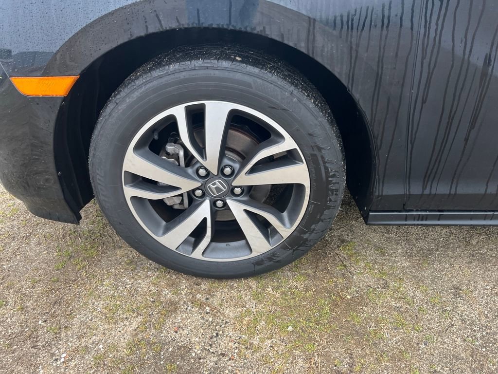 Used 2024 Honda Odyssey Touring image 4