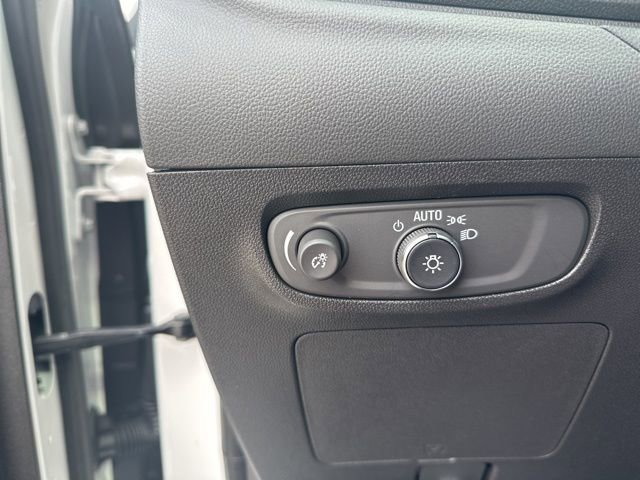 Used 2025 Buick Encore GX Avenir w/ Avenir Technology Package AWD/4WD image 37