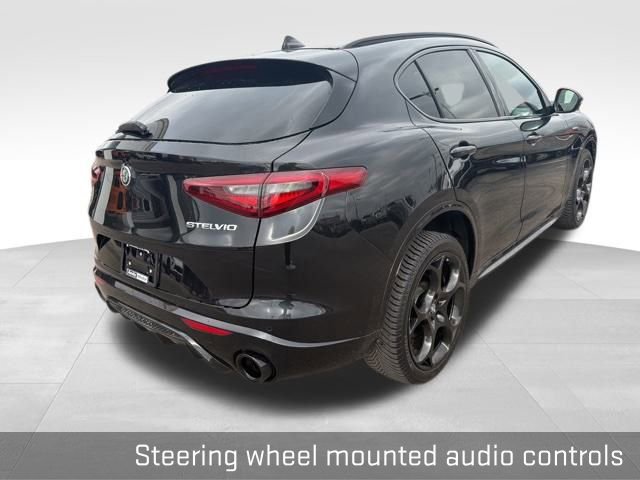 Used 2022 Alfa Romeo Stelvio Veloce image 15