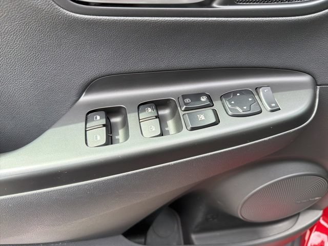 Used 2022 Hyundai Kona Limited AWD/4WD image 11