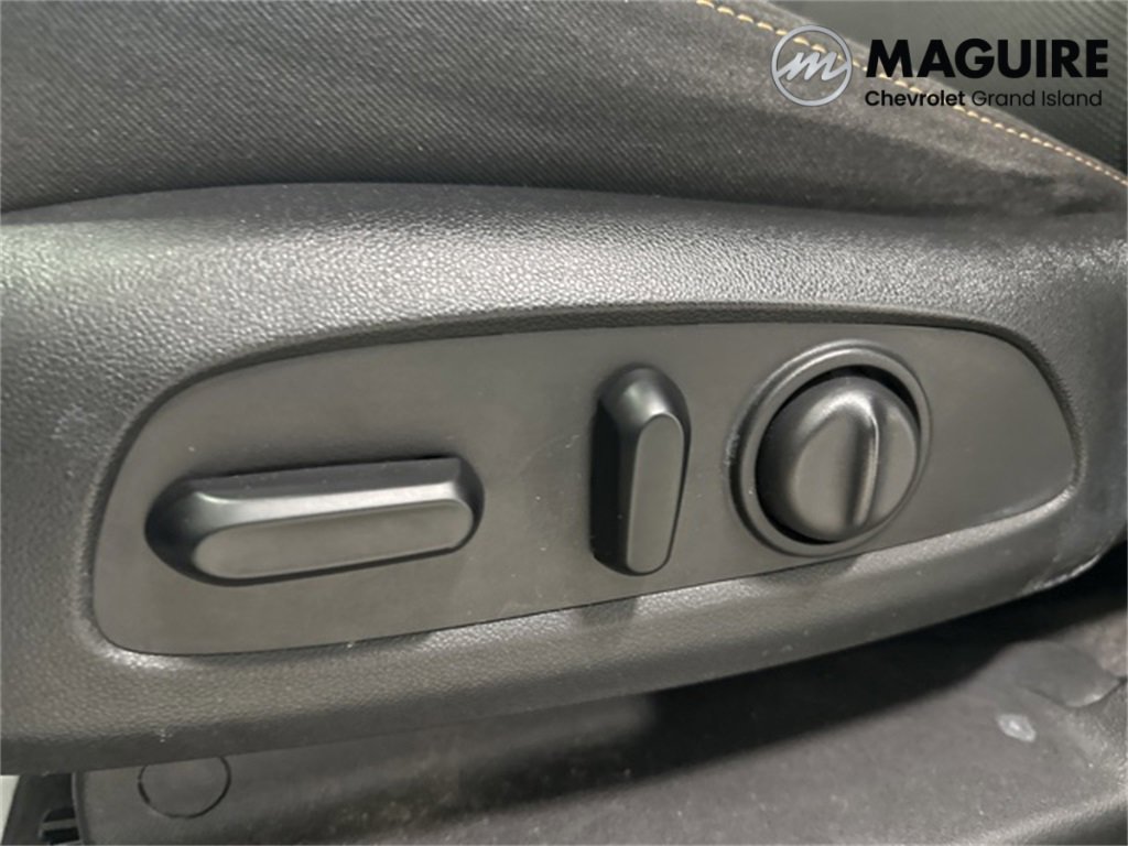 Used 2020 Chevrolet Traverse LT w/ LPO, Floor Liner Package image 17