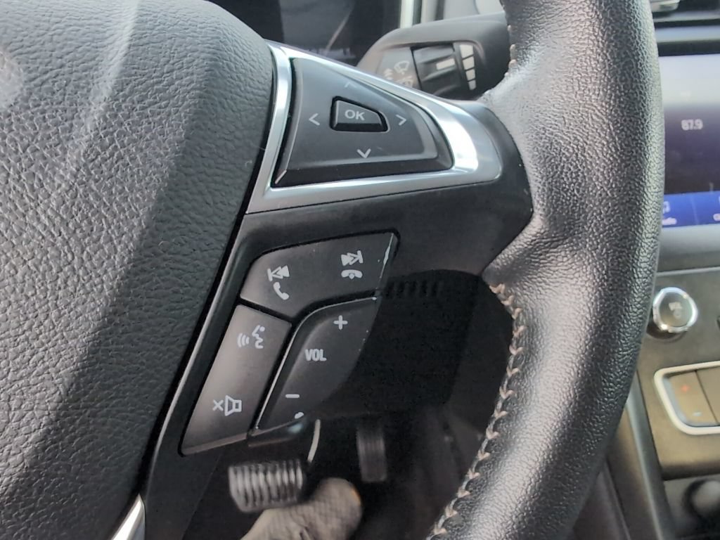 Used 2019 Ford Fusion SE w/ Equipment Group 151A FWD image 16