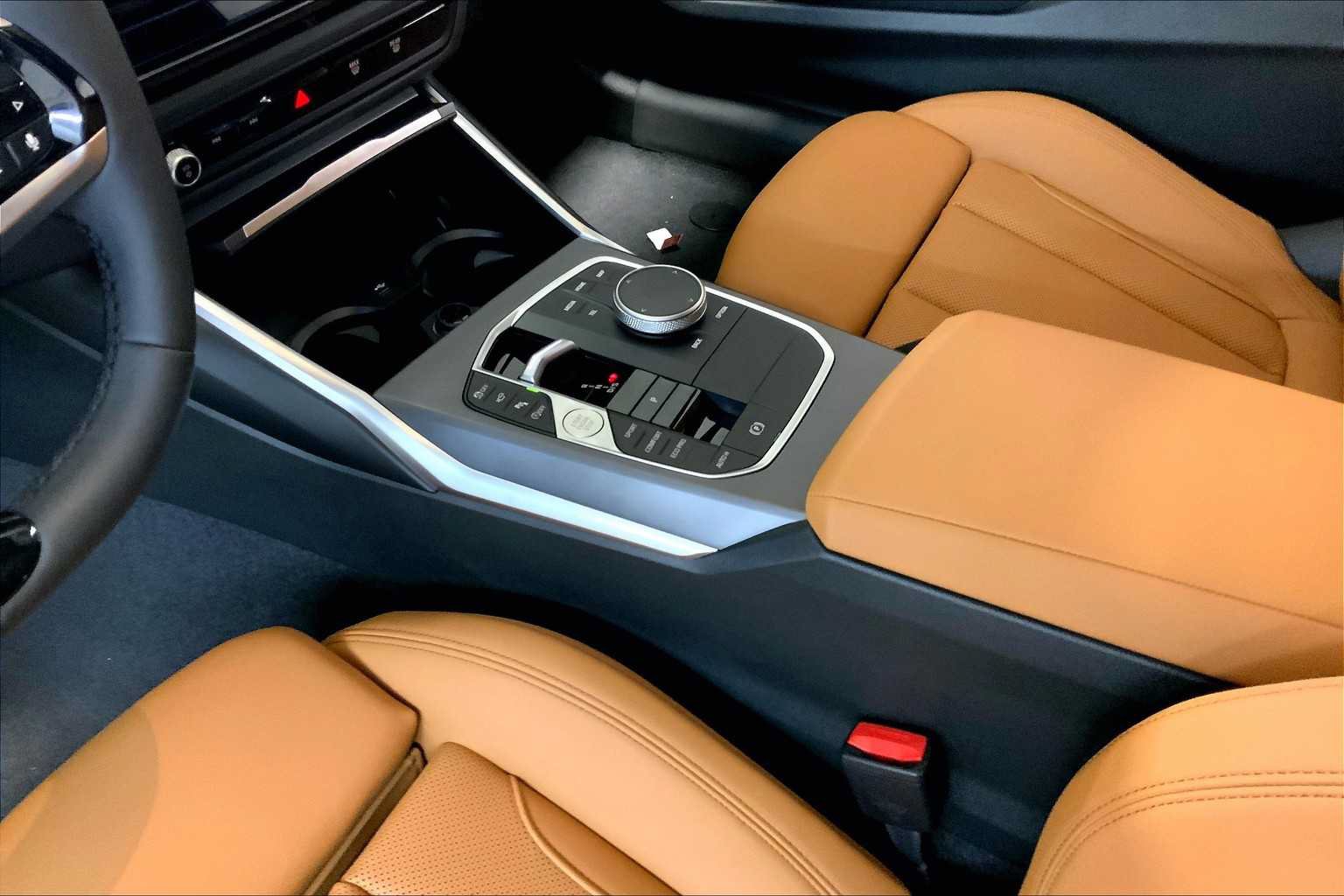 Used 2025 BMW 230i xDrive Coupe w/ Premium Package AWD/4WD image 7
