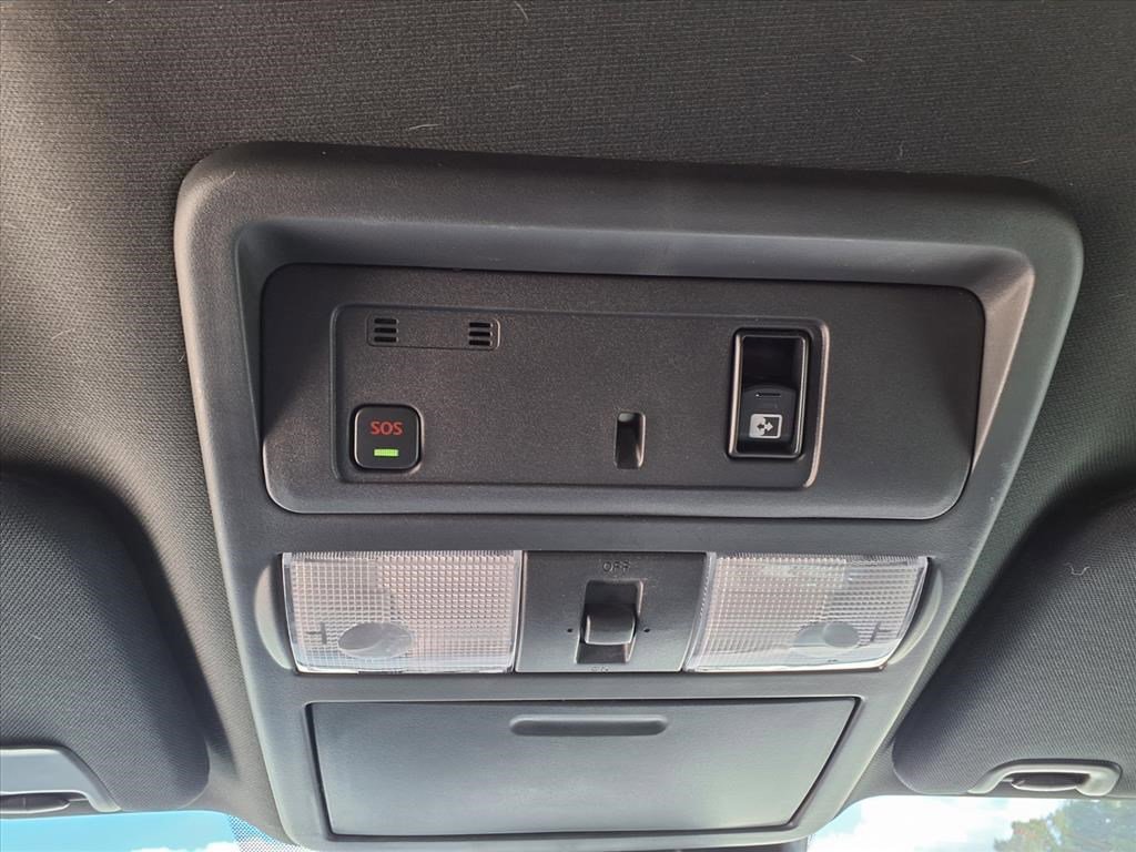 Used 2024 Nissan Titan PRO-4X w/ Pro-4x Utility Package image 24