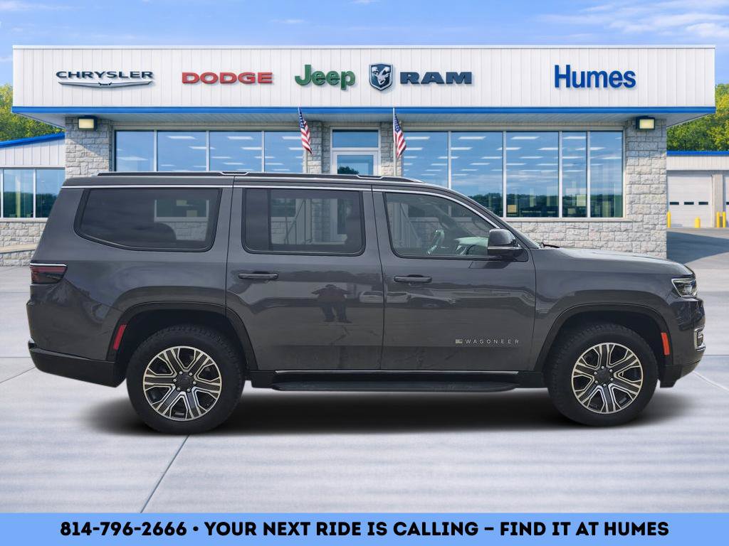 Used 2023 Jeep Wagoneer 4WD w/ Premium Group I image 2