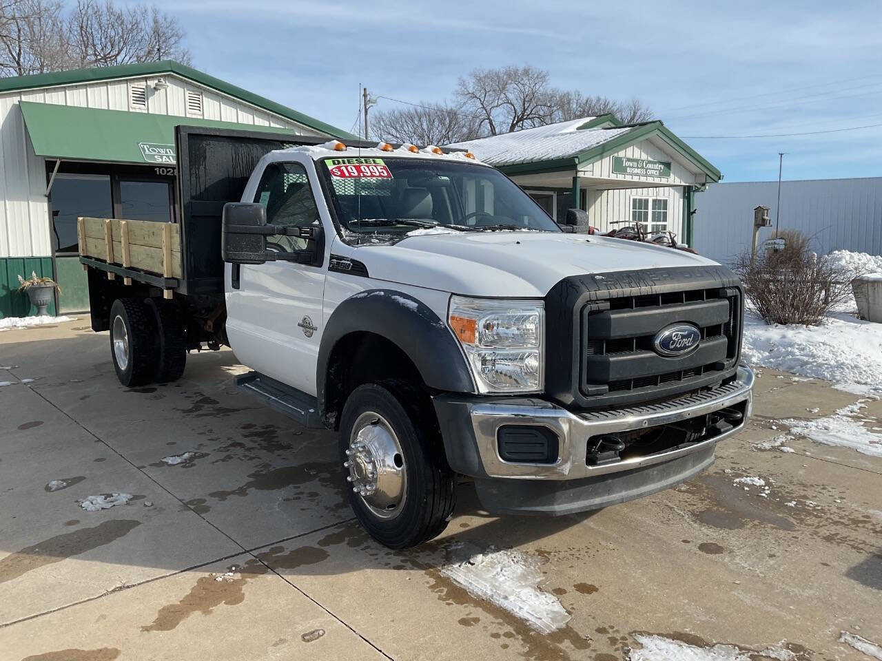 Used 2012 Ford F550 4X2 2dr Regular Cab 140.8 200. w/ Payload Upgrade Pkg image 4