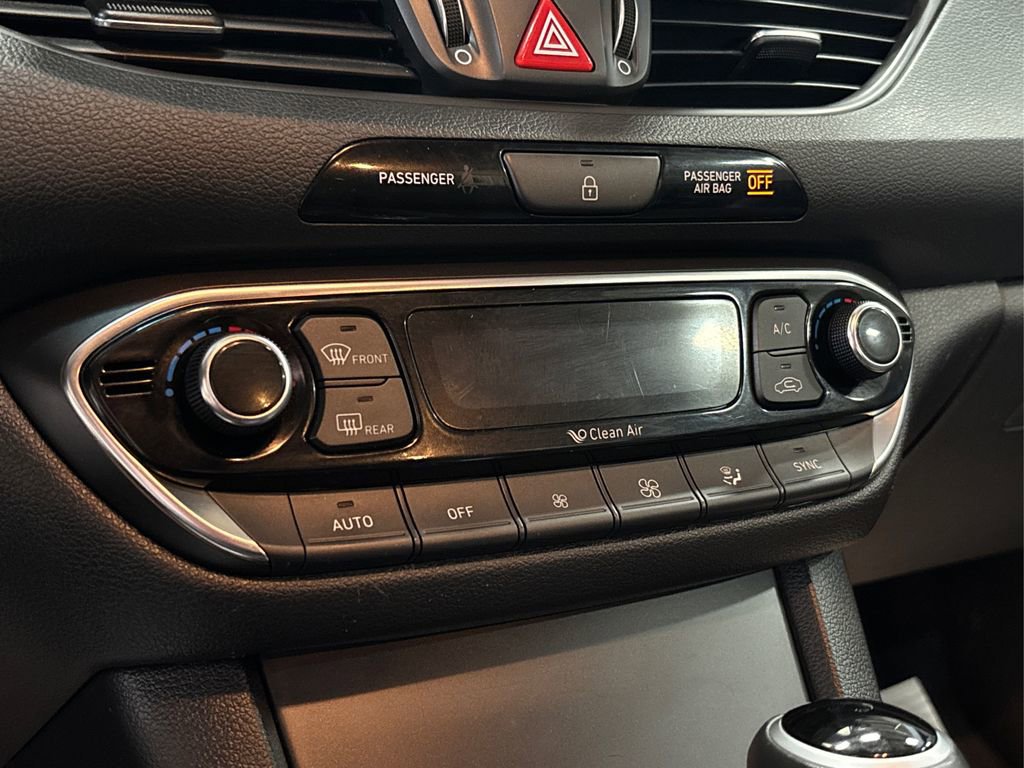 Used 2018 Hyundai Elantra GT w/ Tech Package 03 image 27