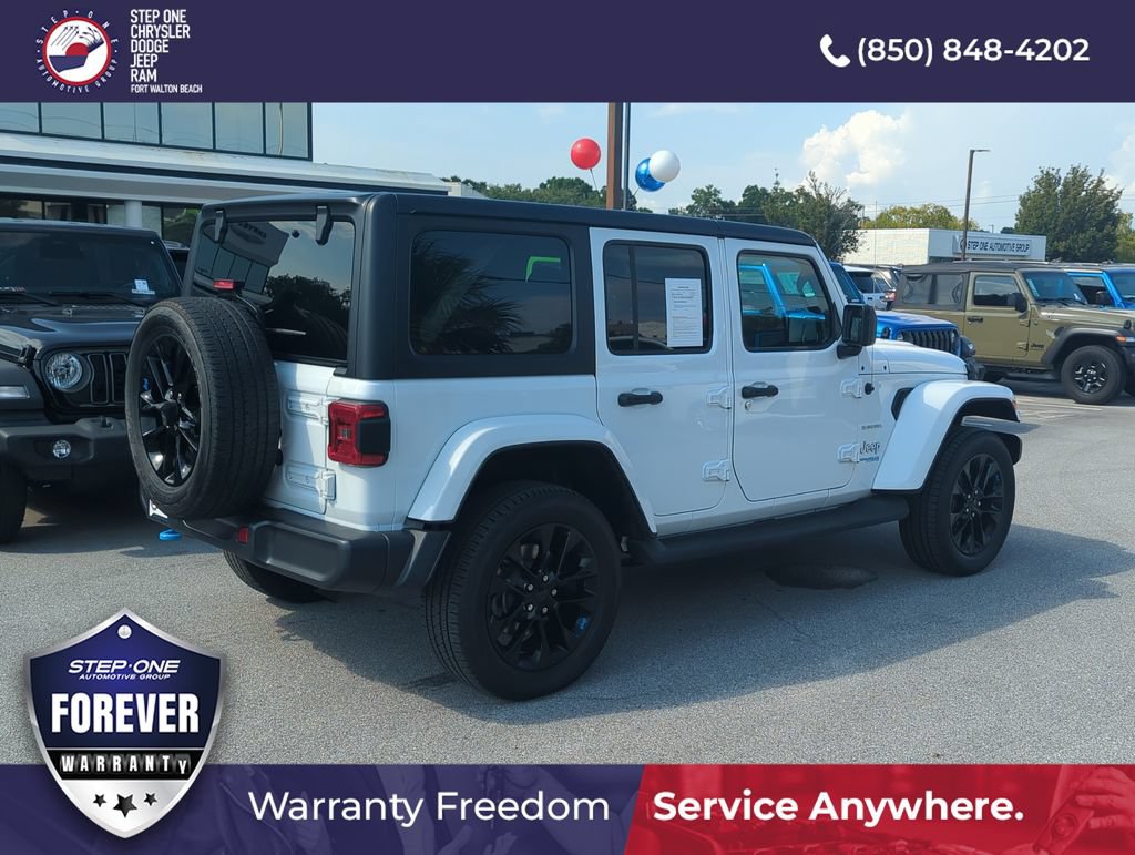 Used 2022 Jeep Wrangler Unlimited Sahara w/ Cold Weather Group AWD/4WD image 6