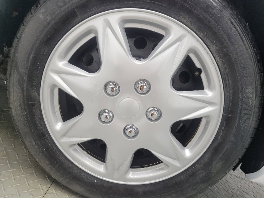 Used 2019 Nissan Versa SV image 31