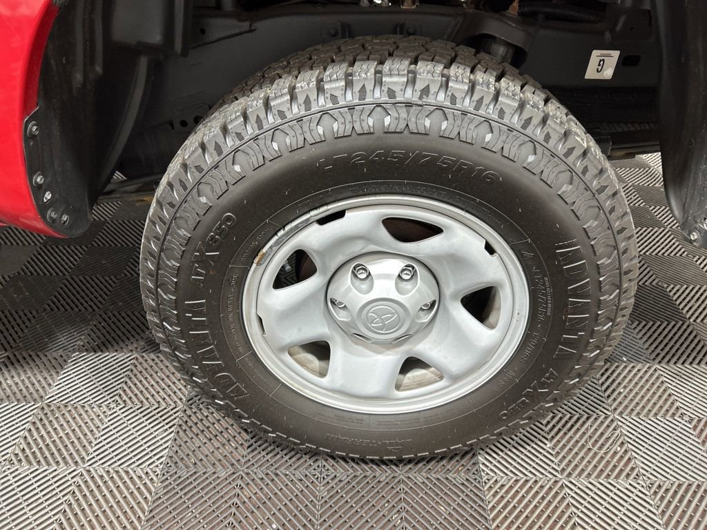 Used 2019 Toyota Tacoma SR w/ SR Convenience Package image 28