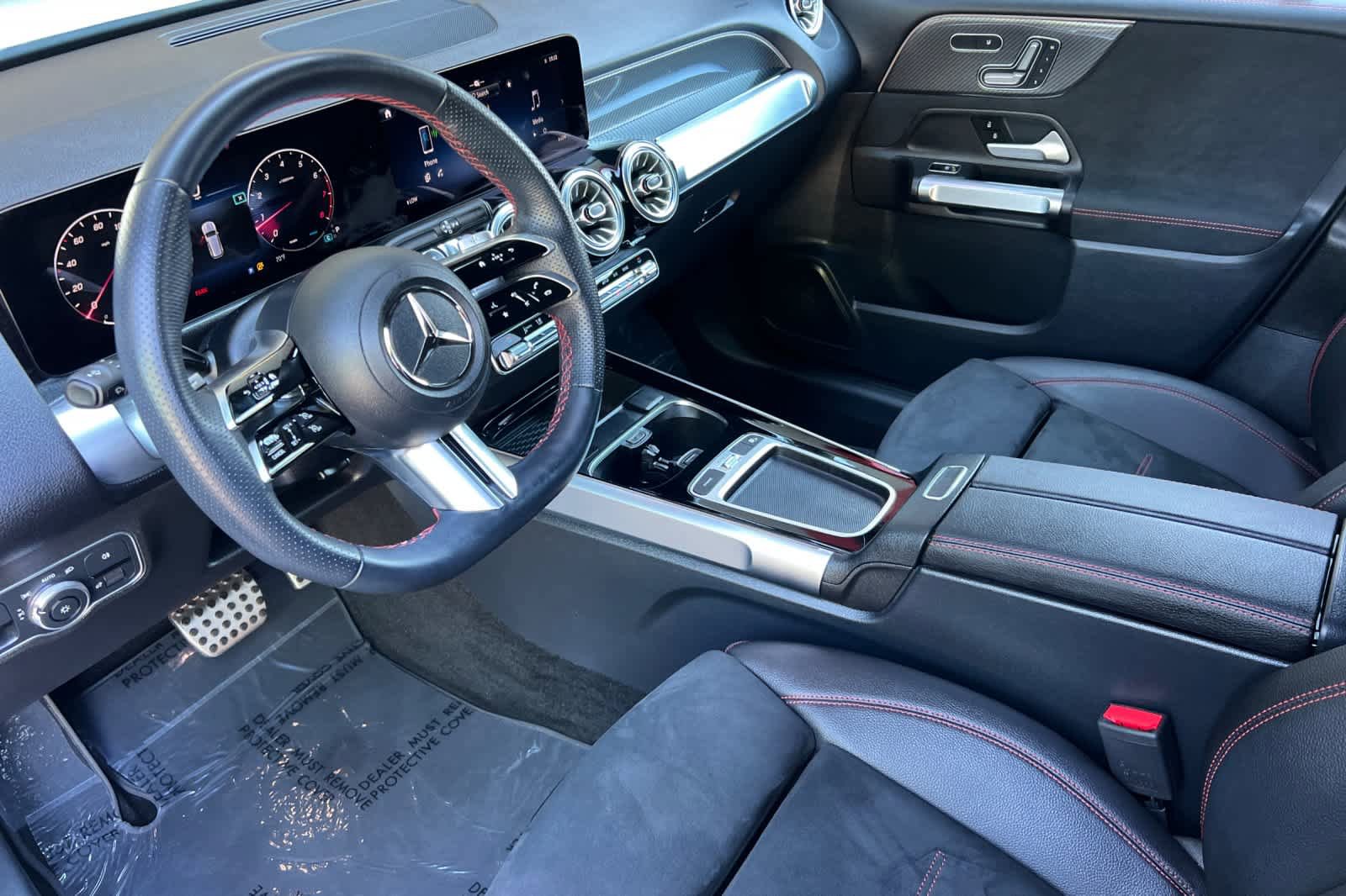 Used 2025 Mercedes-Benz GLB 250 image 11