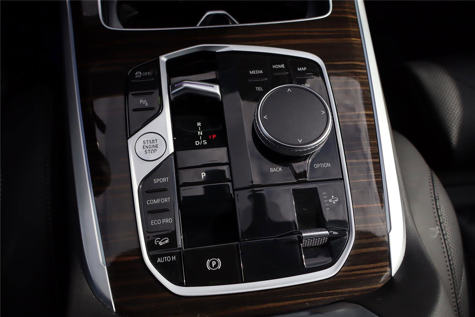 Used 2023 BMW X7 xDrive40i w/ M Sport Package AWD/4WD image 24