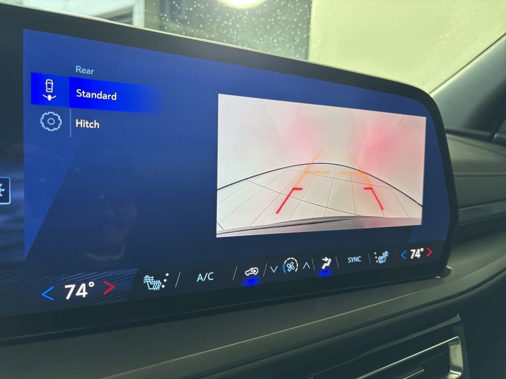 Used 2025 Chevrolet Traverse LT w/ Sun and Wheel Package image 33