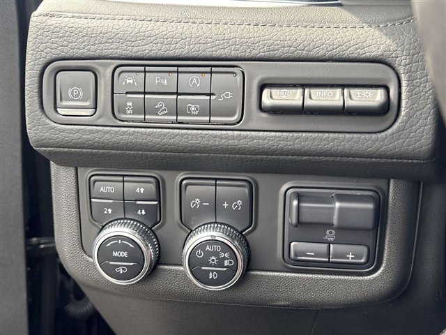 Certified 2022 GMC Yukon Denali w/ Denali Premium Package image 18