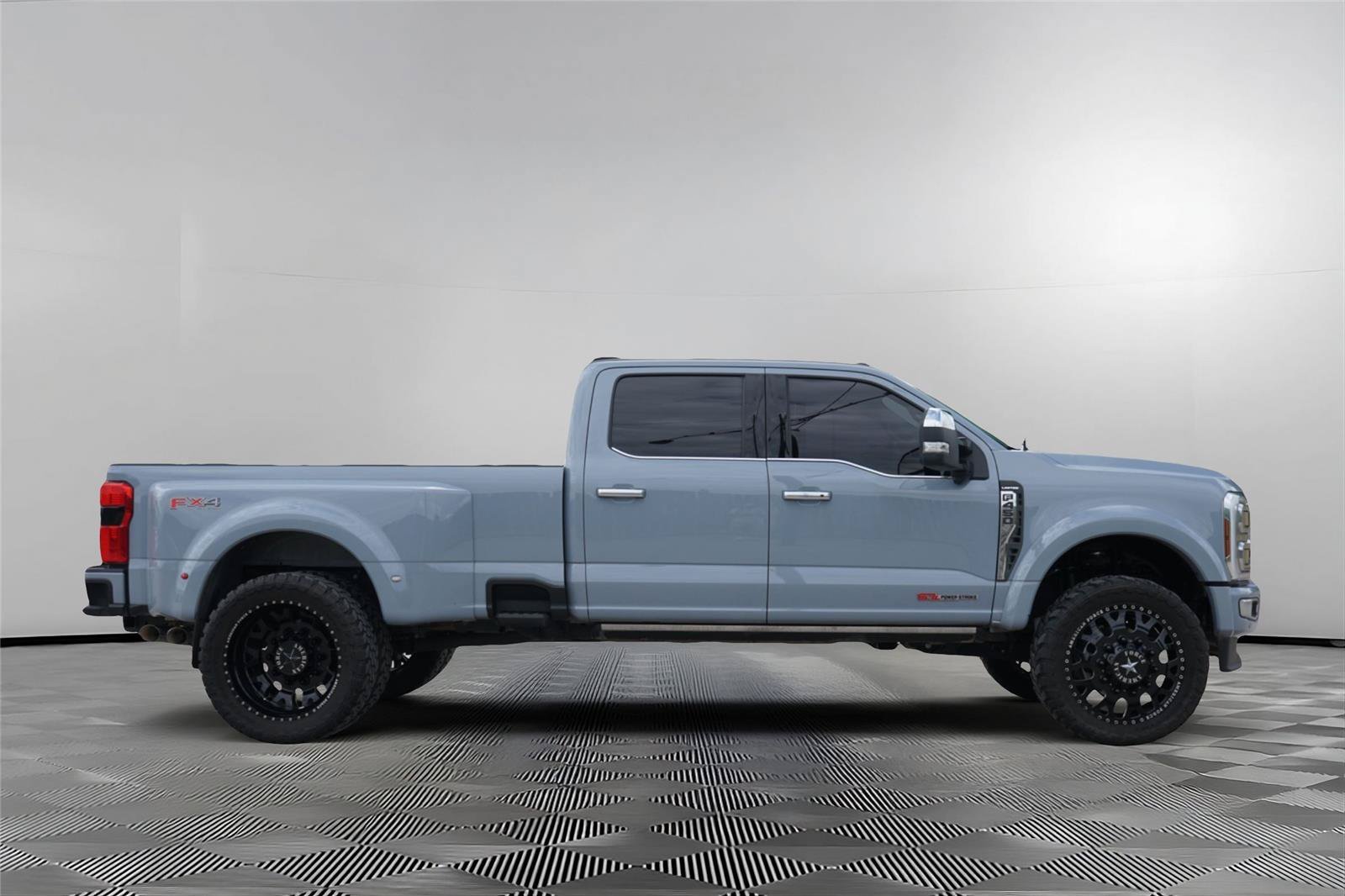 Used 2024 Ford F450 Limited w/ FX4 Off-Road Package AWD/4WD image 4