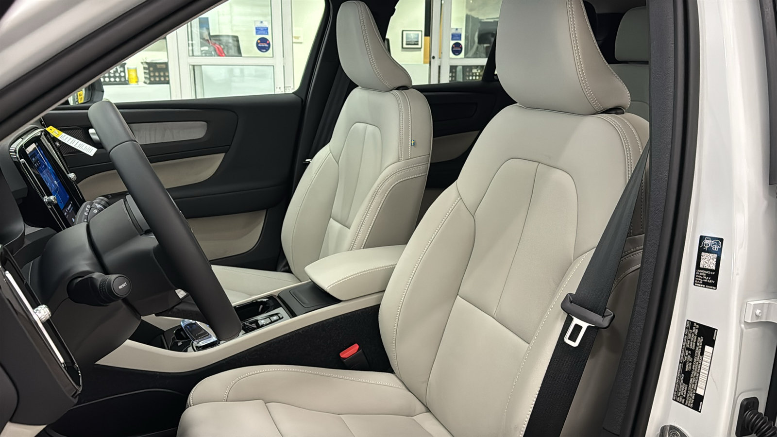New 2026 Volvo XC40 B5 Ultra w/ Protection Package Premier AWD/4WD image 23