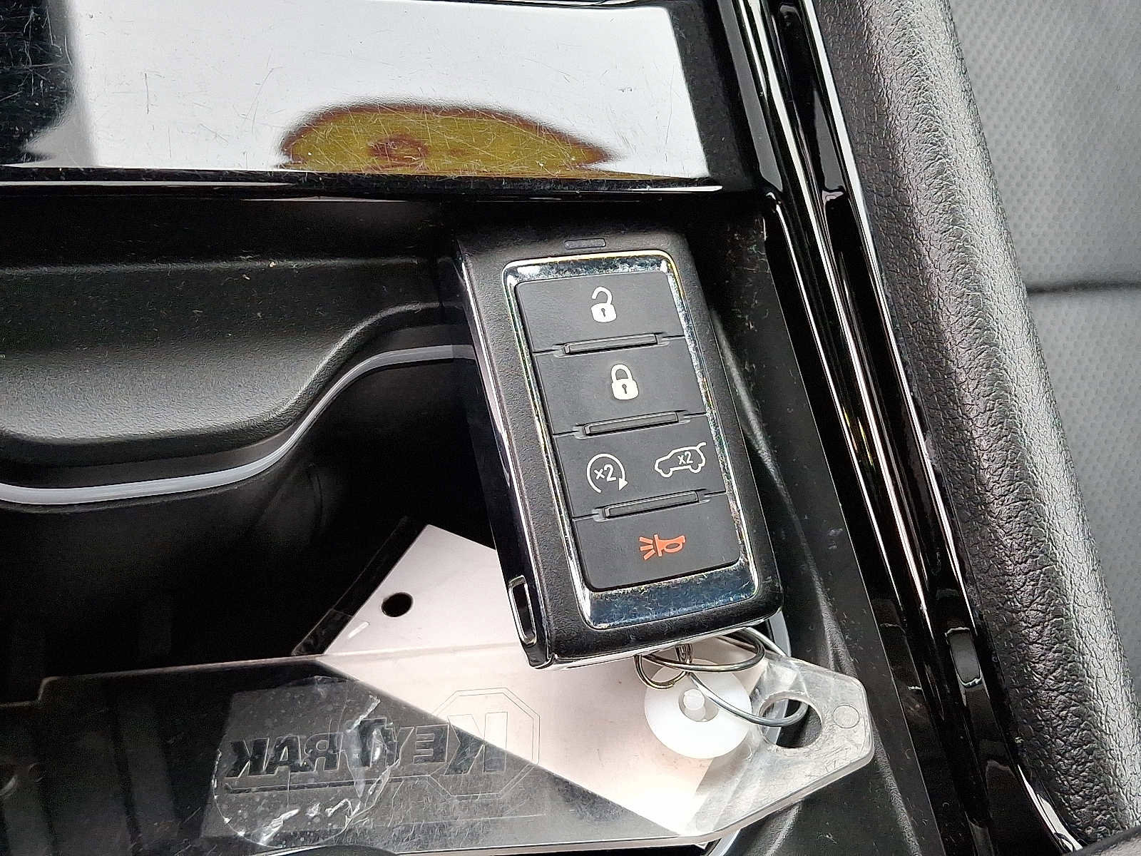 Used 2023 Jeep Grand Cherokee Overland w/ Adv Protech Group III image 29