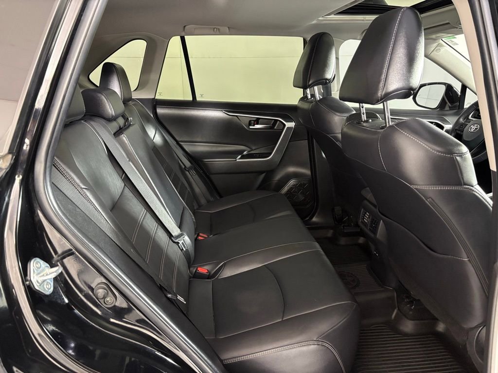 Used 2022 Toyota RAV4 XLE Premium AWD/4WD image 41