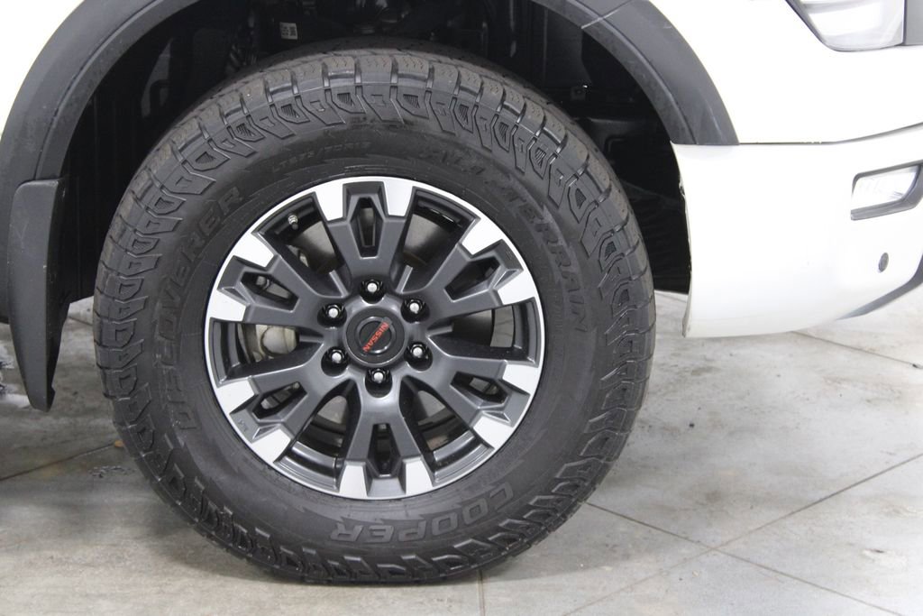 Used 2020 Nissan Titan PRO-4X w/ Pro-4x Convenience Package AWD/4WD image 13