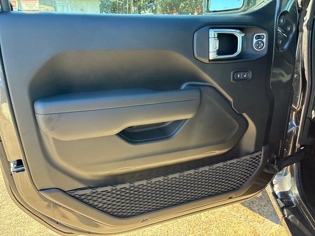 New 2025 Jeep Gladiator Sport image 10