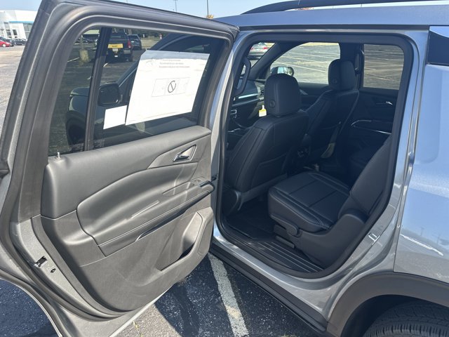 New 2025 Chevrolet Traverse LT w/ Sun and Wheel Package image 22