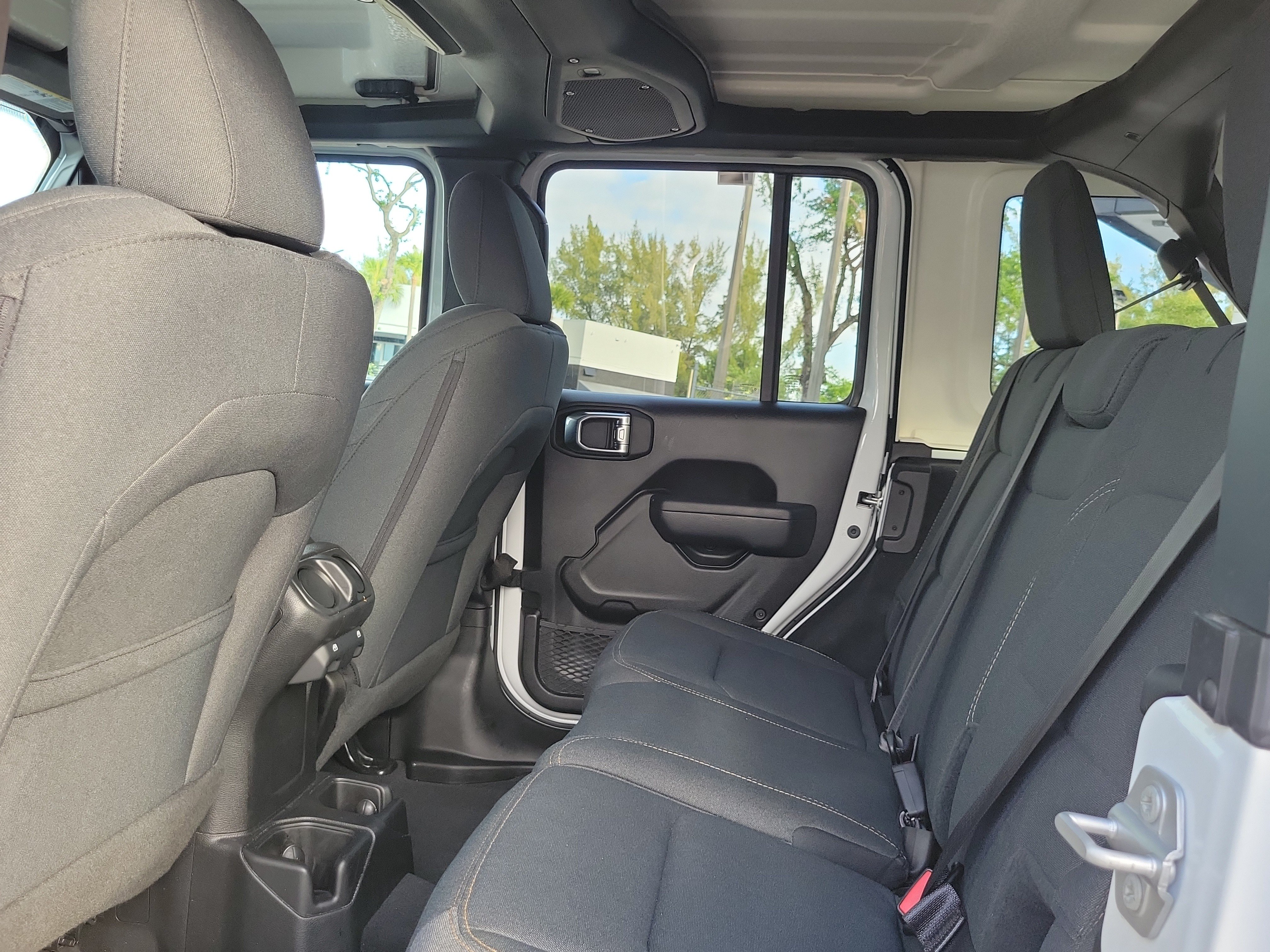 Used 2025 Jeep Wrangler Unlimited Sport AWD/4WD image 12