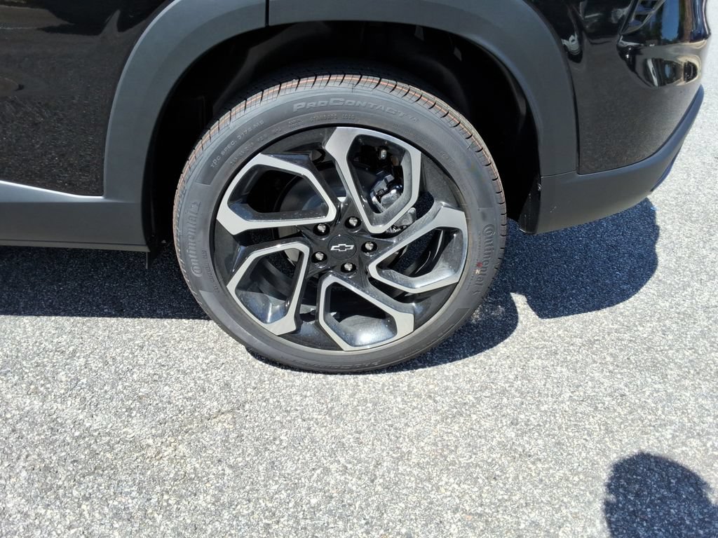 New 2026 Chevrolet Trax RS w/ Sunroof Package FWD image 11