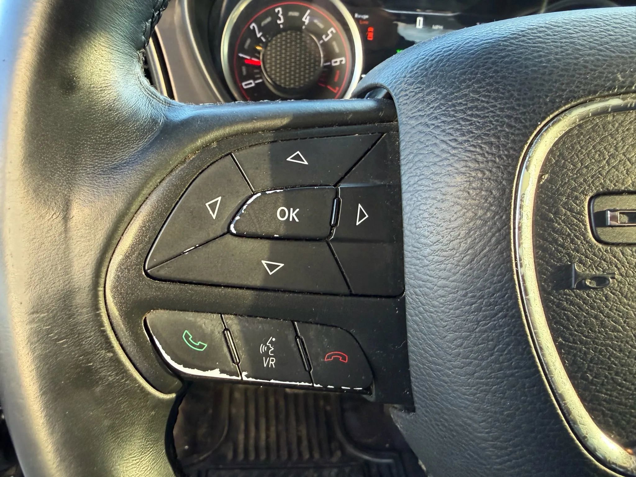 Used 2016 Dodge Challenger SXT image 34