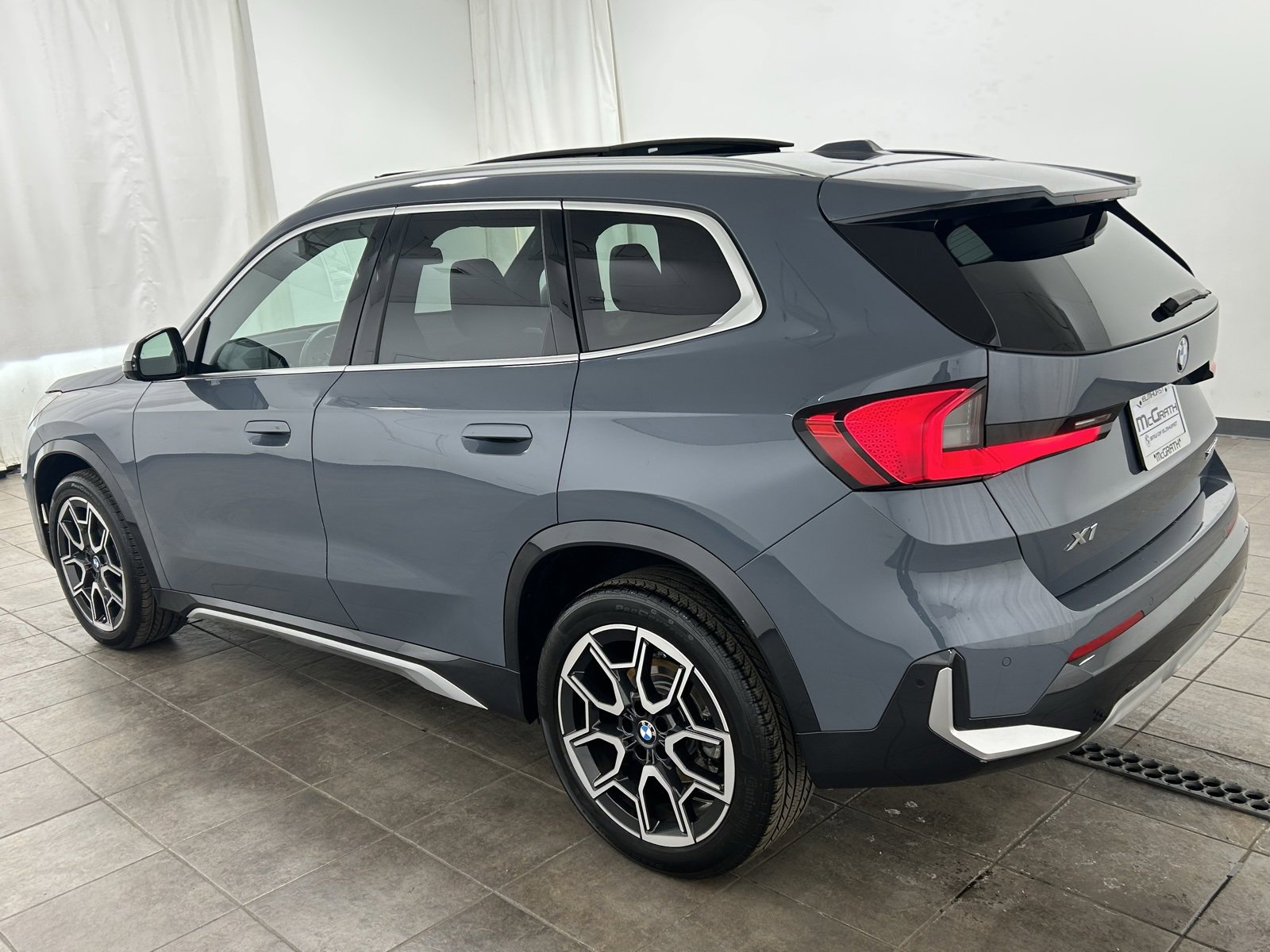 Used 2023 BMW X1 xDrive28i w/ Premium Package image 3