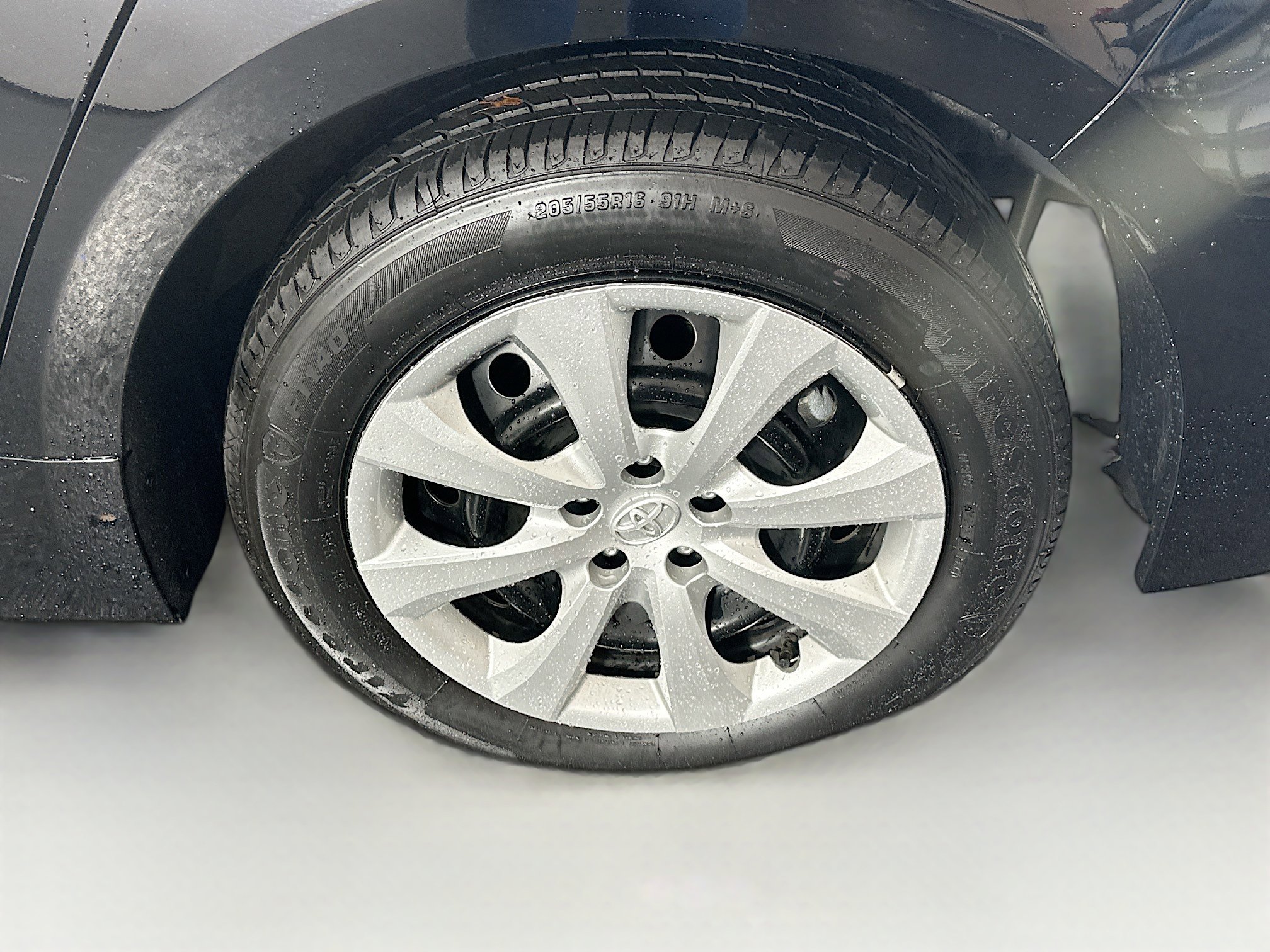 Used 2025 Toyota Corolla LE image 11