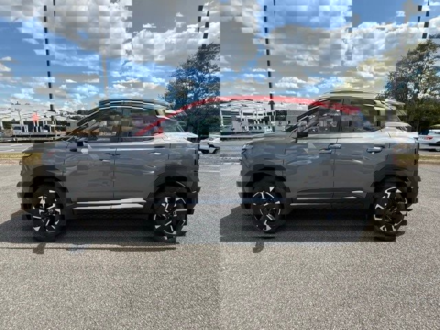 New 2025 Nissan Kicks SV w/ SV Premium Package image 8