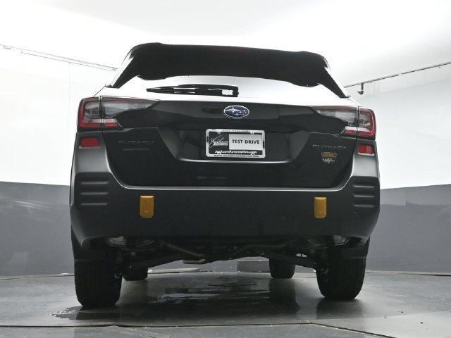 Used 2025 Subaru Outback Wilderness w/ Wilderness Package AWD/4WD image 38