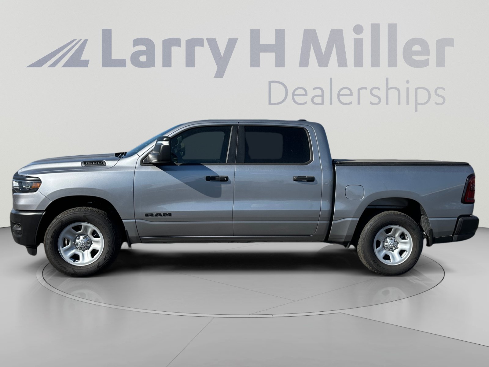 Used 2026 RAM 1500 Tradesman AWD/4WD image 2