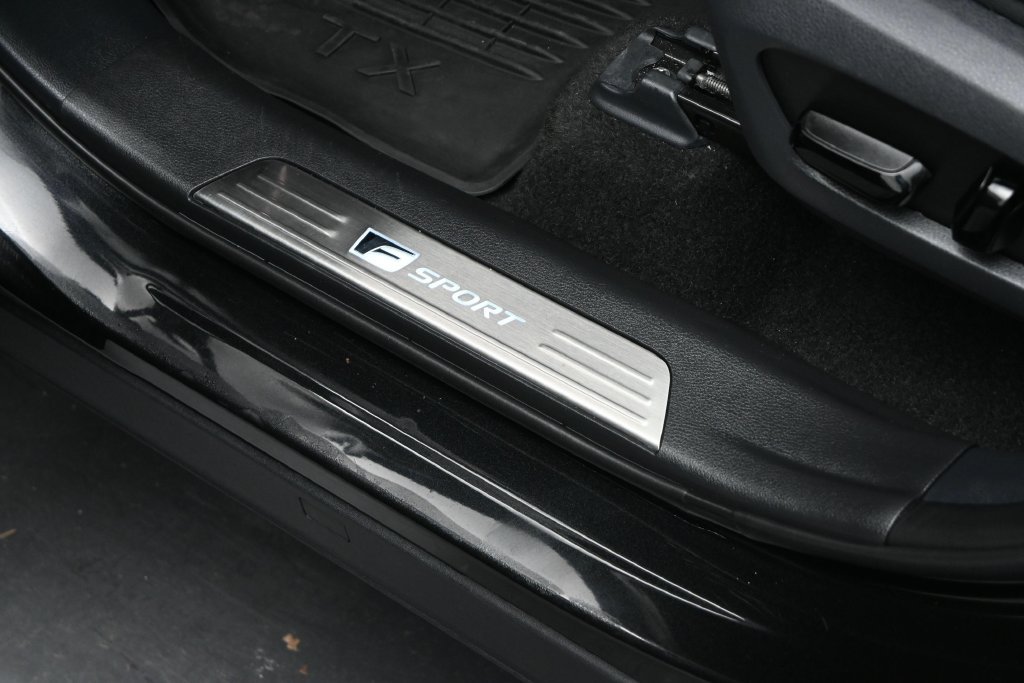 Used 2025 Lexus TX 500h AWD w/ Technology Package image 7
