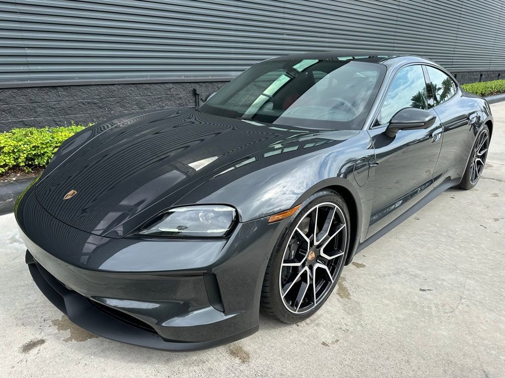 Used 2025 Porsche Taycan image 7