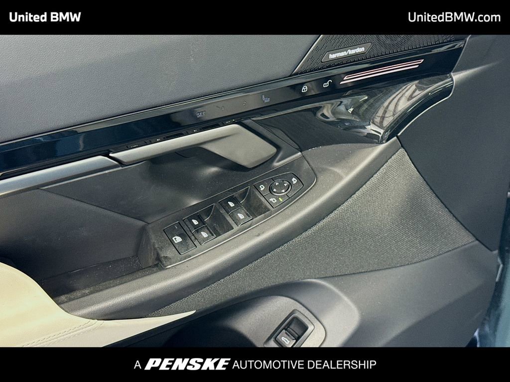Used 2025 BMW 530i RWD image 3