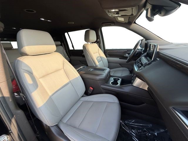 Used 2023 Chevrolet Suburban LT RWD image 16