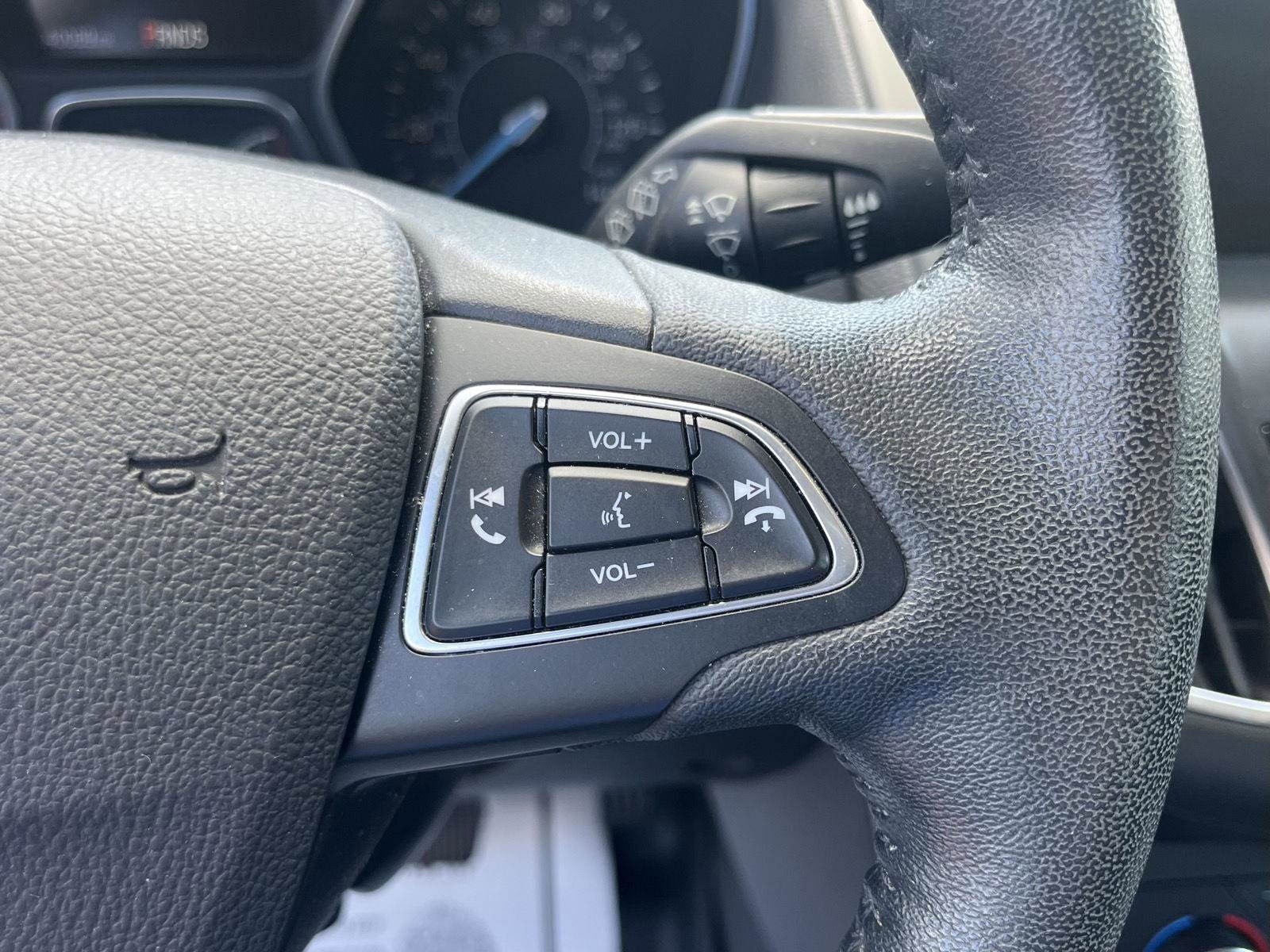 Used 2017 Ford Focus Titanium w/ Titanium Technology Package FWD image 12