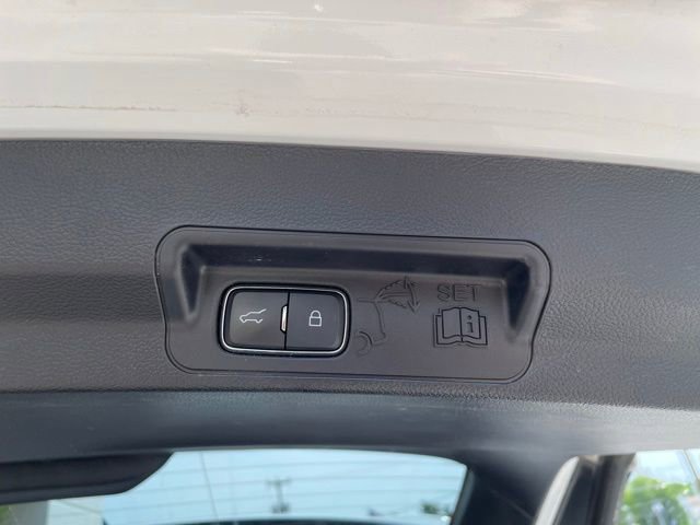 Certified 2020 Ford Explorer XLT w/ Comfort Package AWD/4WD image 44