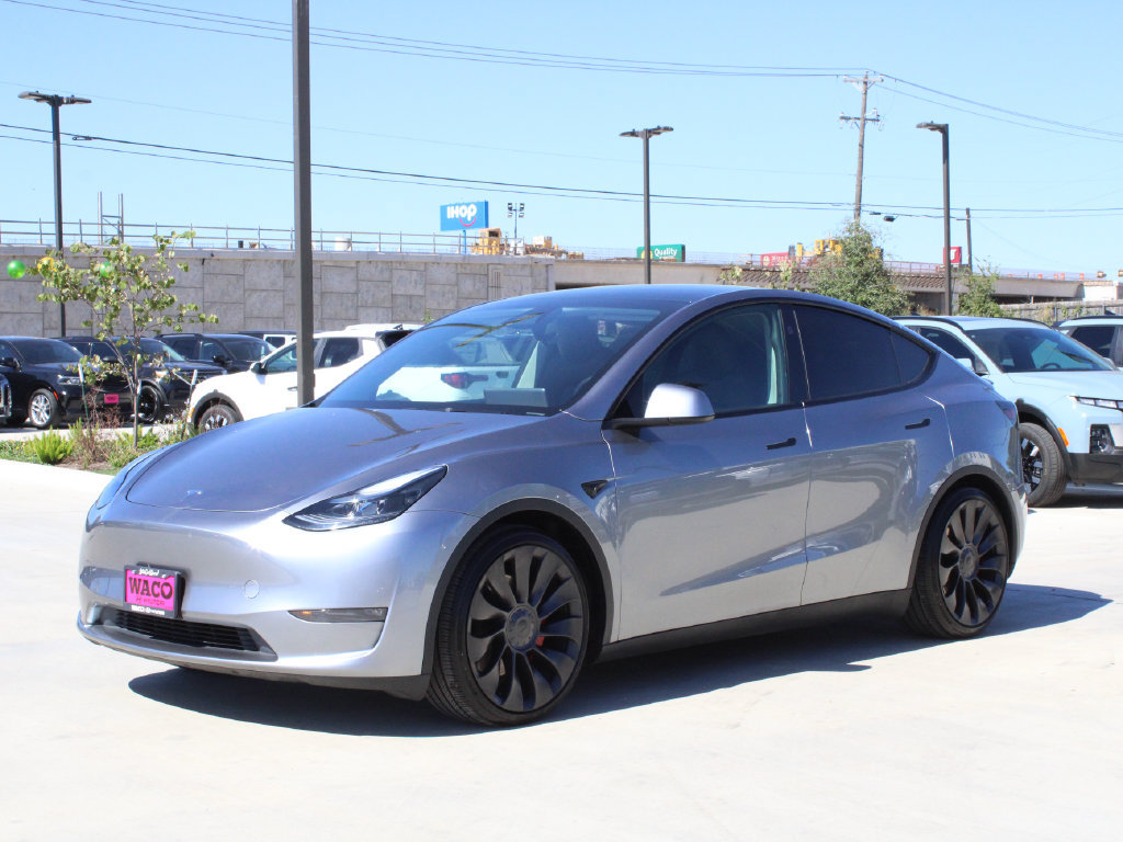 Used 2025 Tesla Model Y Performance AWD/4WD image 3