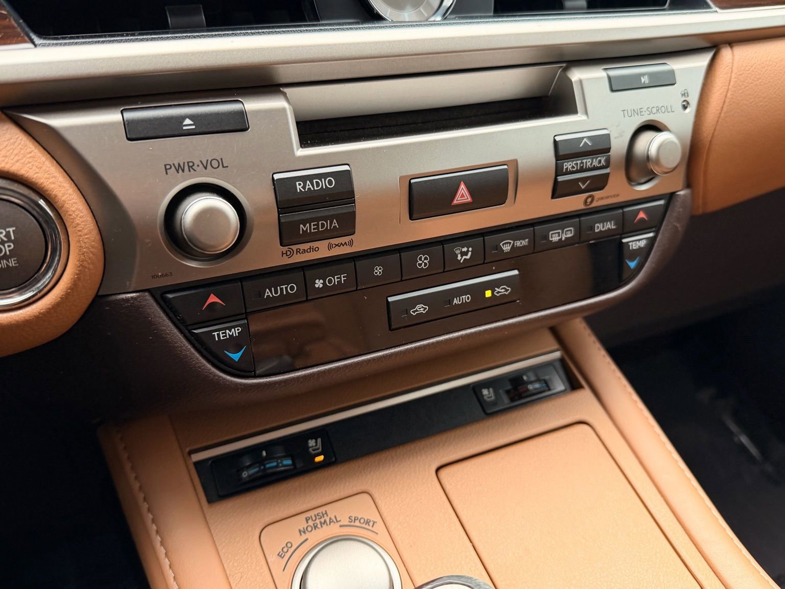 Used 2017 Lexus ES 350 w/ Premium Package image 32