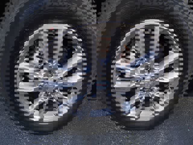 Used 2024 GMC Terrain SLT AWD/4WD image 14