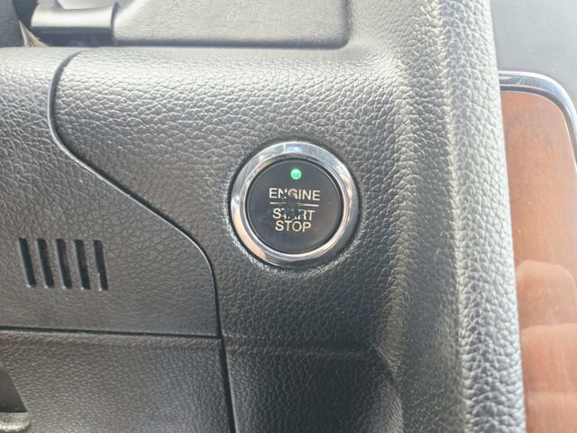 Used 2015 Lincoln Navigator 4WD image 33