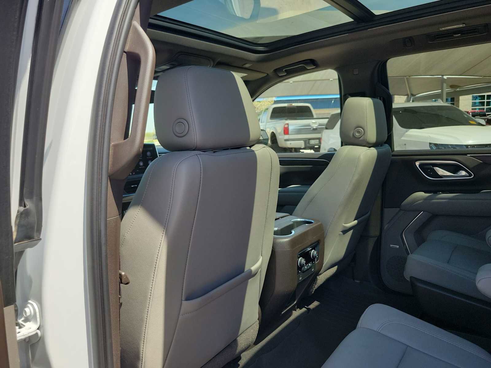 Used 2021 Chevrolet Tahoe Z71 w/ Z71 Off-Road Package image 17