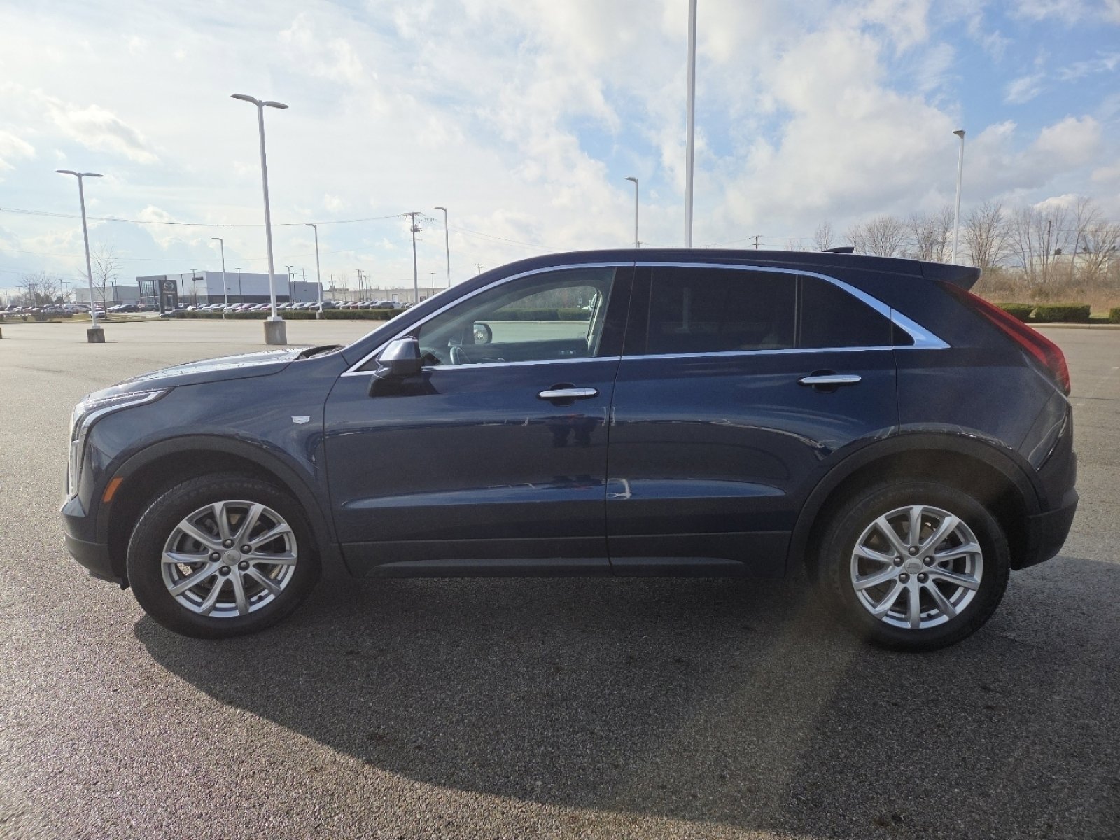 Used 2022 Cadillac XT4 Luxury w/ Cold Weather Package image 13