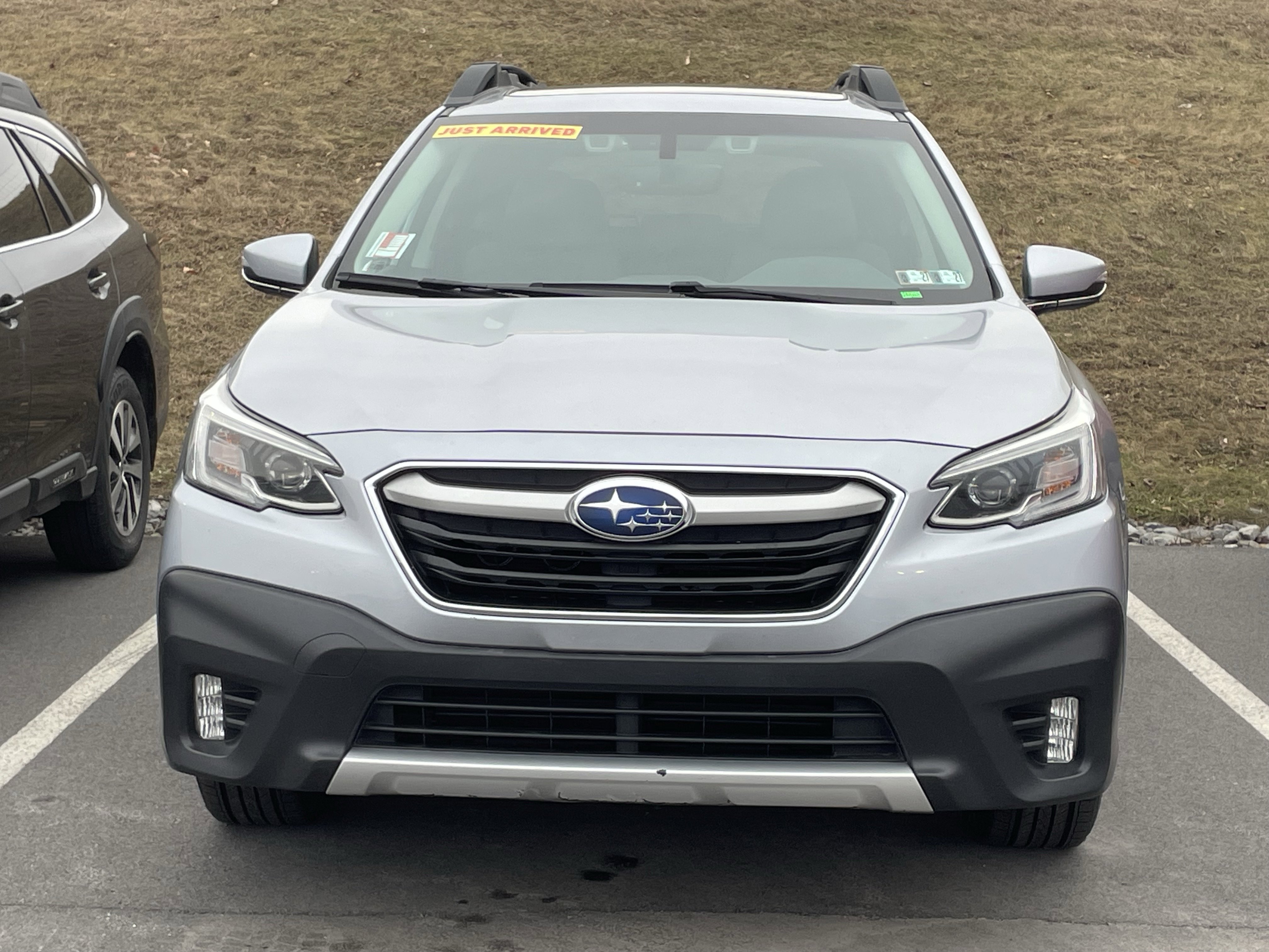 Used 2020 Subaru Outback Limited w/ Popular Package #2 image 3