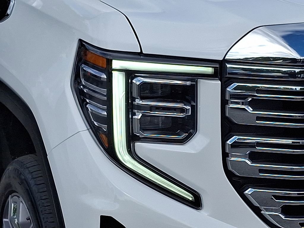 Used 2023 GMC Sierra 1500 Denali w/ Denali Reserve Package AWD/4WD image 9