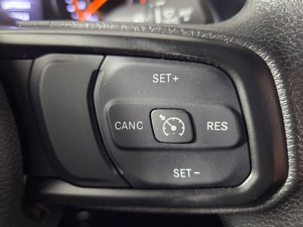 Certified 2025 Jeep Gladiator Sport AWD/4WD image 19