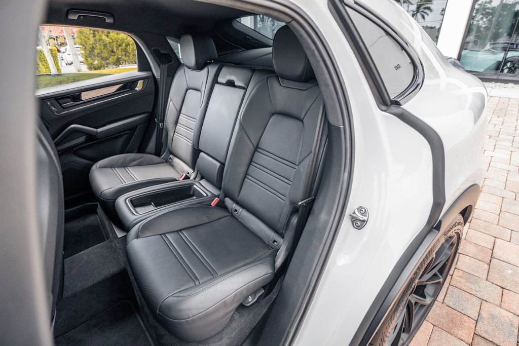 Used 2024 Porsche Cayenne Turbo GT image 38