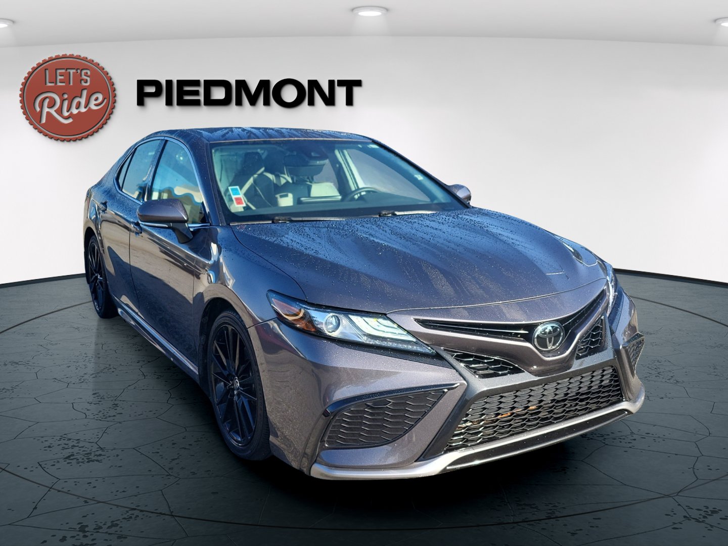 Used 2022 Toyota Camry XSE AWD/4WD image 3